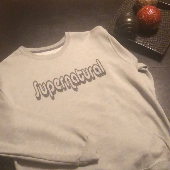 💋Hot, graphic sweatshirts! - Picture 2 of 3